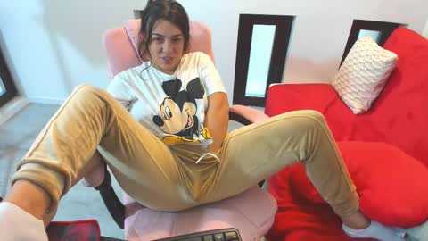 dayana online show from 12/22/25, 07:05