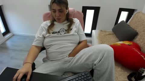 dayana online show from 03/25/26, 05:13