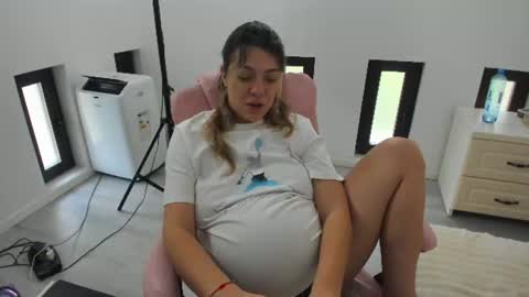 Snapshot of dyanakaylin chatting on 07/16/26, 05:46 dayana online show from 07/16/26, 05:46