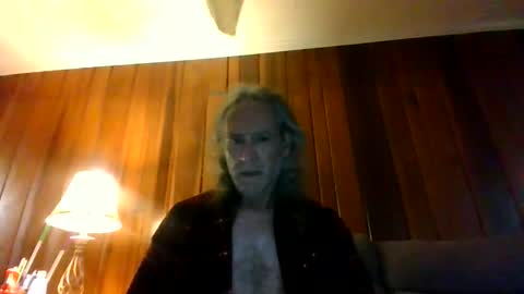 Snapshot of dyankee68 chatting on 12/14/25, 12:43 dyankee68 online show from 12/14/25, 12:43