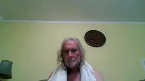 Snapshot of dyankee68 chatting on 06/04/26, 12:16 dyankee68 online show from 06/04/26, 12:16