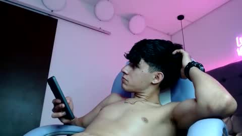 dyla_n18_ online show from 02/06/25, 02:11