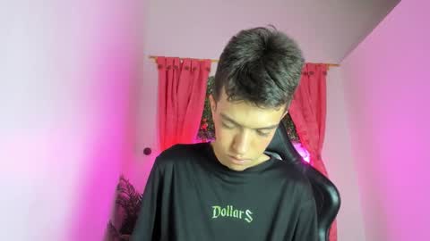 Snapshot of dylan_2005 chatting on 10/11/25, 11:31 Dylan online show from 10/11/25, 11:31