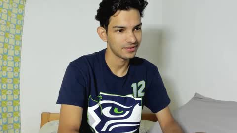 Snapshot of dylan_hoot chatting on 09/11/25, 05:35 Dylan online show from 09/11/25, 05:35