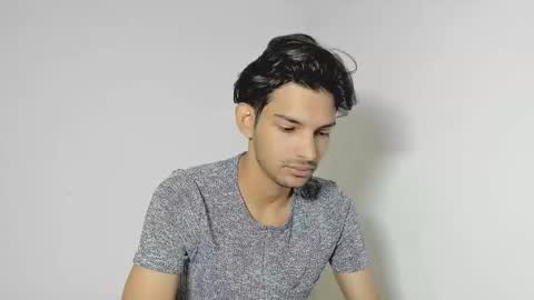 Snapshot of dylan_hoot chatting on 09/14/25, 05:45 Dylan online show from 09/14/25, 05:45