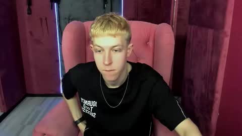 Snapshot of dylan_norton chatting on 02/06/26, 10:29 Dylan online show from 02/06/26, 10:29