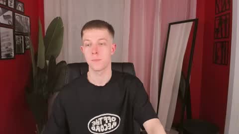 Snapshot of dylan_norton chatting on 04/29/26, 03:38 Dylan online show from 04/29/26, 03:38