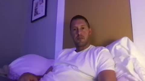 Snapshot of dylan_thick chatting on 10/15/25, 04:01 Dylans ThicK online show from 10/15/25, 04:01