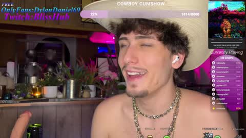 Snapshot of dylandaniel69 chatting on 12/07/24, 02:09 Dylan Daniel 7.8 online show from 12/07/24, 02:09