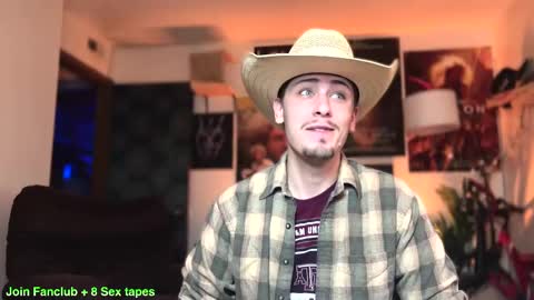 Snapshot of dylandaniel69 chatting on 02/12/25, 08:29 Dylan Daniel 7.8 online show from 02/12/25, 08:29