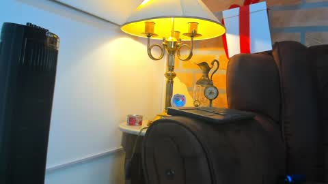 D Y L A N online show from 02/09/25, 03:53