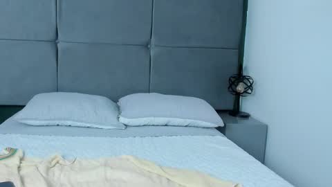 dymoni222 online show from 02/20/25, 02:02