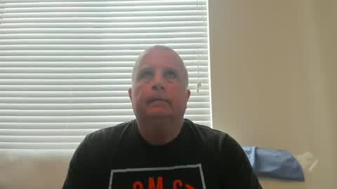 Snapshot of e_rectiom chatting on 06/10/26, 10:19 Mr Wonderful online show from 06/10/26, 10:19