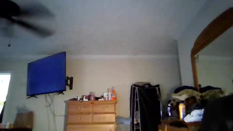 Snapshot of eagle4u chatting on 12/01/25, 04:34 eagle4u online show from 12/01/25, 04:34