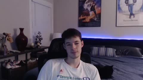 Snapshot of ealexk chatting on 10/04/25, 12:19 Alex online show from 10/04/25, 12:19