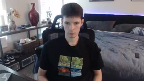 Snapshot of ealexk chatting on 11/20/25, 09:14 Alex online show from 11/20/25, 09:14