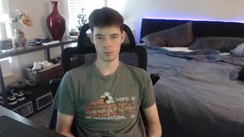 Snapshot of ealexk chatting on 11/21/25, 08:07 Alex online show from 11/21/25, 08:07