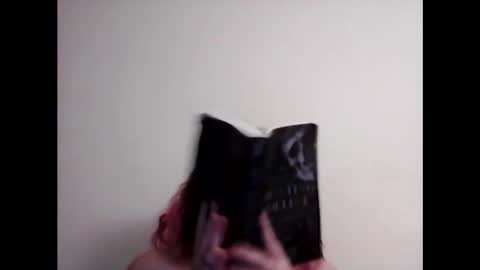 Snapshot of ealily123 chatting on 10/31/25, 04:57 ealily123 online show from 10/31/25, 04:57