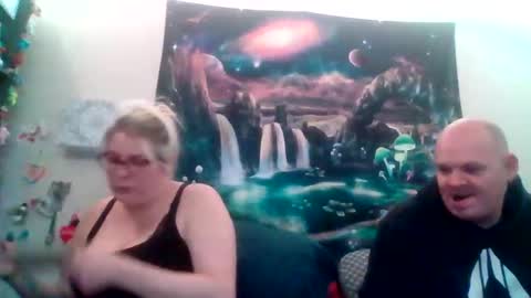 Snapshot of eandr6446 chatting on 11/30/25, 05:33 eandr6446 online show from 11/30/25, 05:33