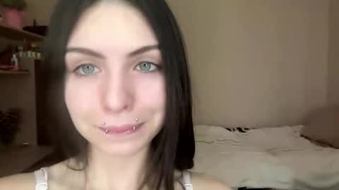 Emma online show from 04/17/26, 05:43