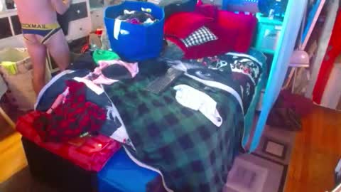 eastbayboy57 online show from 11/28/25, 03:36