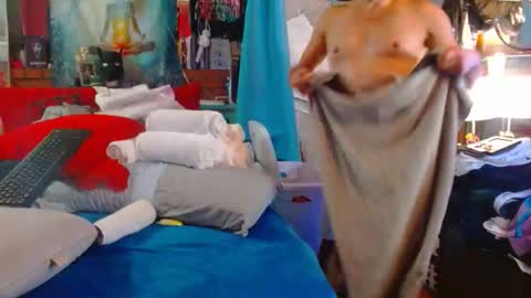 eastbayboy57 online show from 01/19/26, 03:49