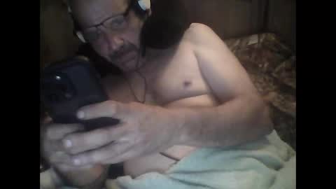 Snapshot of easye4015 chatting on 02/02/25, 11:08 Easye online show from 02/02/25, 11:08