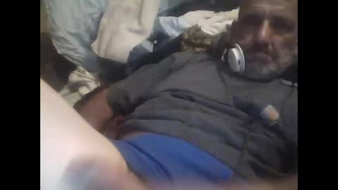 Snapshot of easye4015 chatting on 09/27/25, 03:00 Easye online show from 09/27/25, 03:00