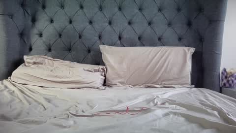 Nadia Ferreira  online show from 01/31/25, 12:51