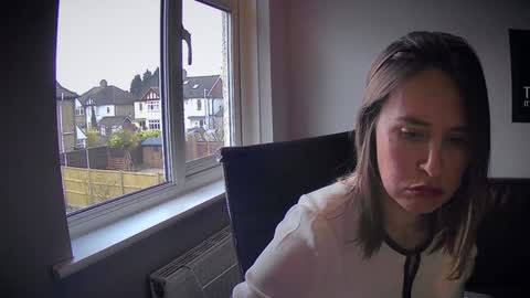 Nadia Ferreira  online show from 03/04/26, 11:16