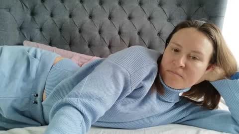 Nadia Ferreira  online show from 04/01/26, 09:54