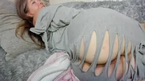 hi.. im baybee more spicyness ---  online show from 07/04/26, 06:52