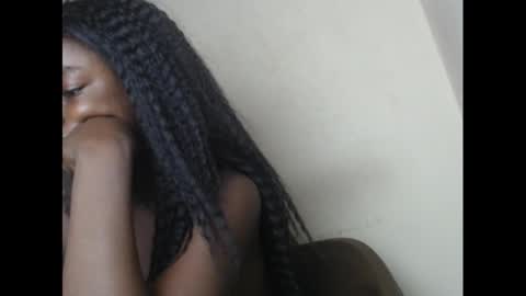 Snapshot of eatuupx chatting on 12/27/24, 02:22 eatuupx online show from 12/27/24, 02:22