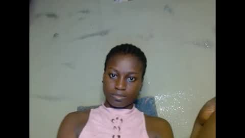 Snapshot of eatuupx chatting on 12/21/25, 01:29 eatuupx online show from 12/21/25, 01:29