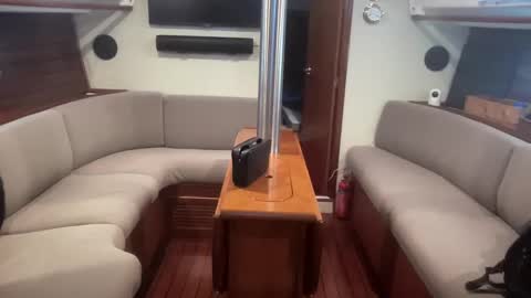 ebnk15 online show from 01/11/25, 08:43