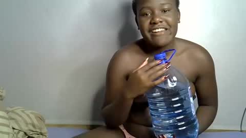 Queen online show from 03/19/26, 11:42