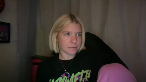 americnbarbie online show from 11/03/25, 01:40