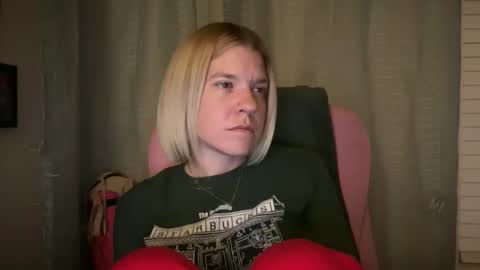 Snapshot of ebony8ivory chatting on 04/20/26, 03:42 americnbarbie online show from 04/20/26, 03:42