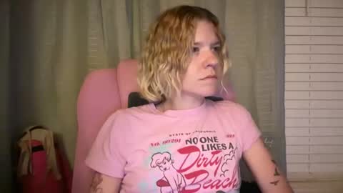 Snapshot of ebony8ivory chatting on 04/24/26, 03:31 americnbarbie online show from 04/24/26, 03:31