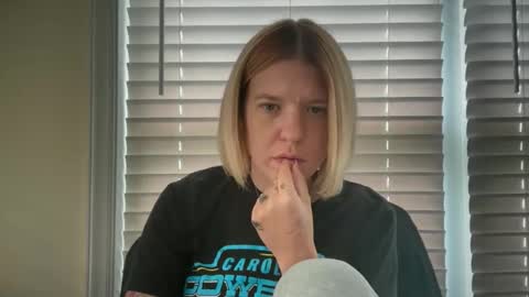 Snapshot of ebony8ivory chatting on 04/28/26, 12:54 americnbarbie online show from 04/28/26, 12:54