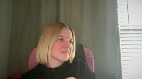 Snapshot of ebony8ivory chatting on 04/29/26, 06:03 americnbarbie online show from 04/29/26, 06:03