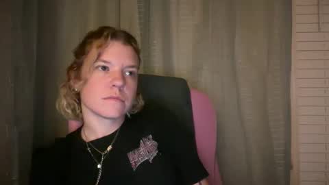 Snapshot of ebony8ivory chatting on 05/04/26, 01:23 americnbarbie online show from 05/04/26, 01:23