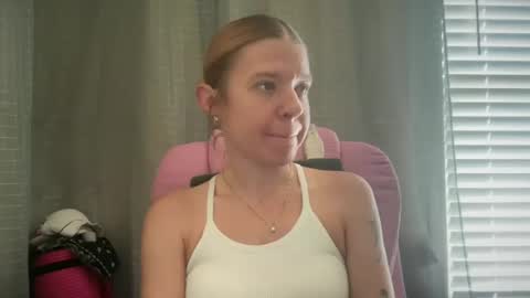 Snapshot of ebony8ivory chatting on 06/12/26, 03:22 americnbarbie online show from 06/12/26, 03:22