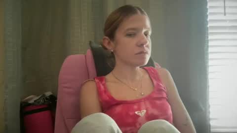 Snapshot of ebony8ivory chatting on 06/18/26, 04:00 americnbarbie online show from 06/18/26, 04:00