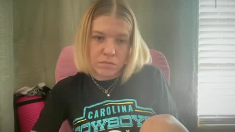 Snapshot of ebony8ivory chatting on 06/19/26, 04:33 americnbarbie online show from 06/19/26, 04:33