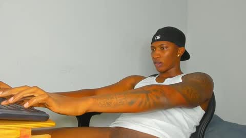 Snapshot of ebony_brandons chatting on 02/14/25, 03:43 Brandon online show from 02/14/25, 03:43