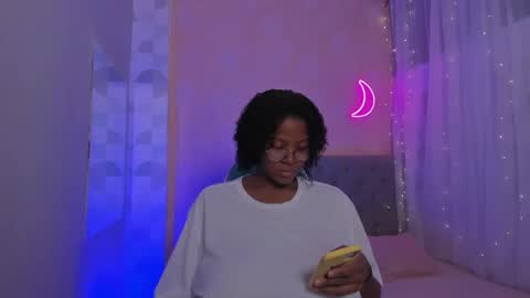 Snapshot of ebony_colombian chatting on 01/12/25, 10:54 Andrea online show from 01/12/25, 10:54