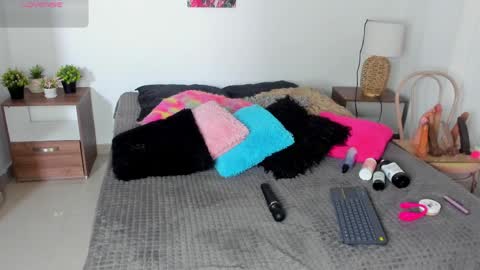 ebony_cute9 online show from 04/09/26, 07:08