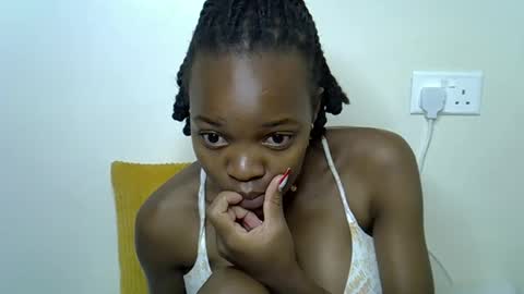 ebony_j online show from 05/09/26, 07:57