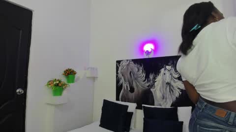 Snapshot of ebony_katterin chatting on 01/26/25, 02:30 ebony_katterin online show from 01/26/25, 02:30